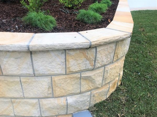 Banded Rockface Sandstone Cladding